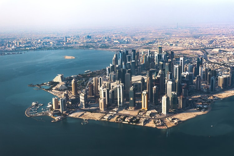 طرق السفر إلى قطر 2020 ومتوسط الرواتب في قطر